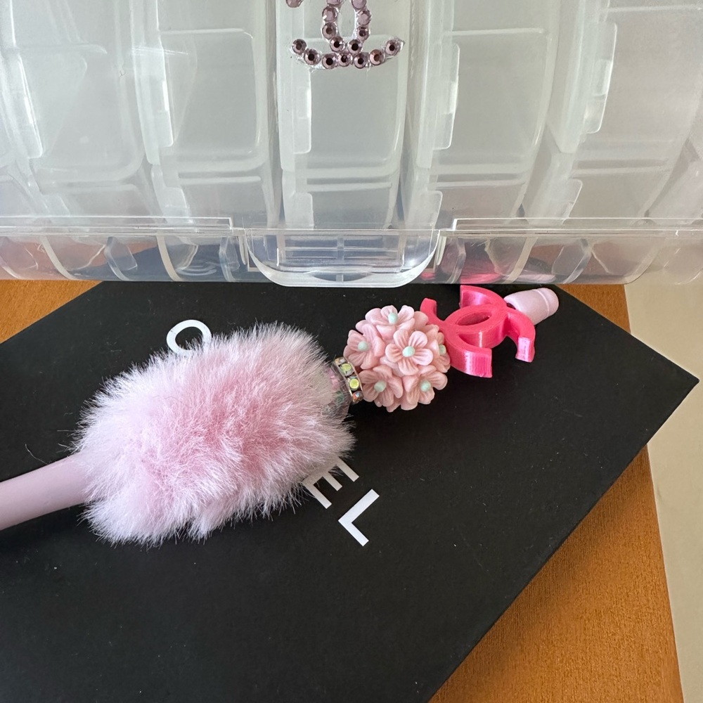 Pink Floral Fluffy Pen CC